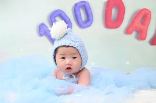 鸡西宝宝尿少尿黄怎么回事